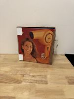 Kitty Haartrockner 700W orange mit Zubehör im Karton