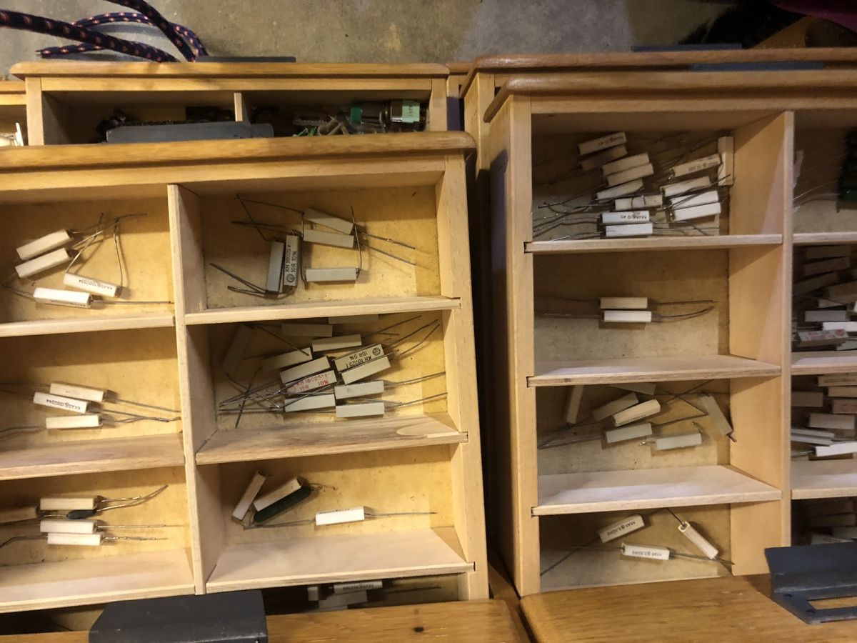 Componenti elettronici: elektronik bauteile widerstände etc hunderte teile sortiert – Nuovo (secondo la descrizione) da amden venduto da horizontblau01 9