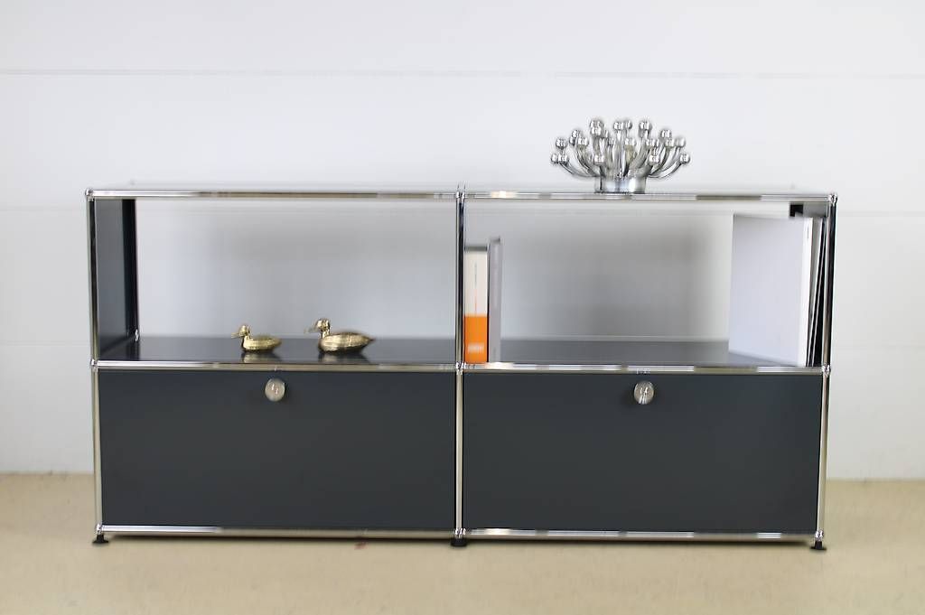 USM Scaffali: USM Sideboard Anthrazitgrau, (Nr.2), neuwertig – Usato da Meinisberg venduto da atelier_TILIJA