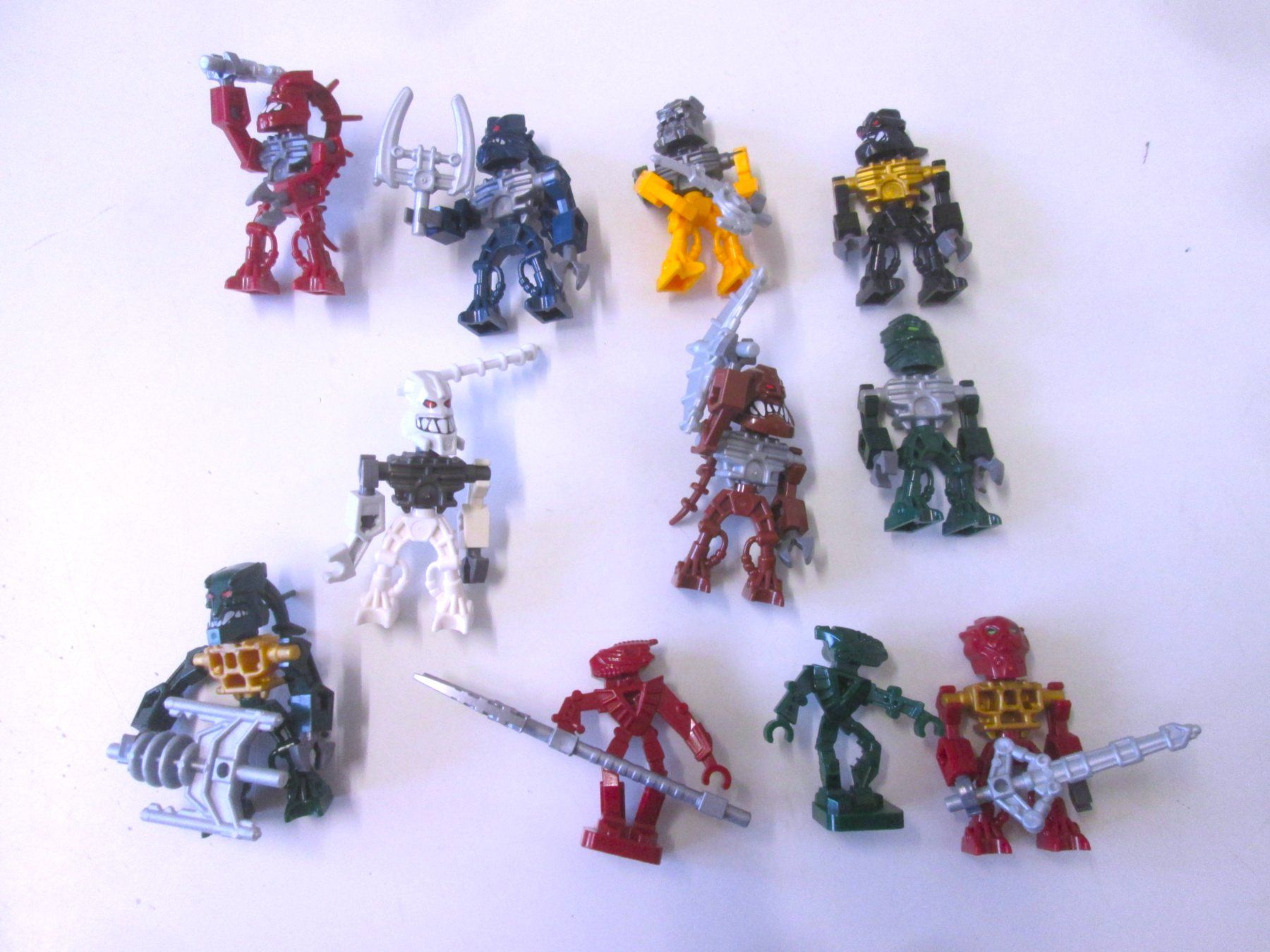 Lego Giocattoli: 11 Lego-Figuren Bionicle, vintage – Usato da Sementina venduto da babucia