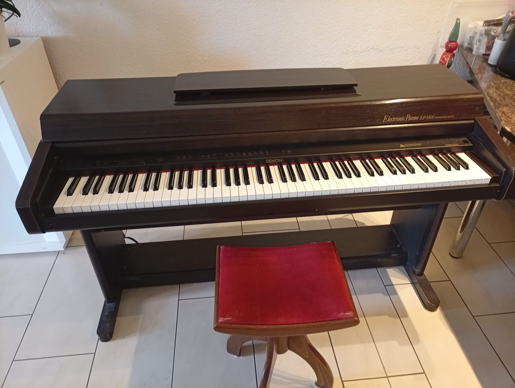Strumenti musicali: Digital Piano Denon EP-5500, Gebrauchsspuren. – Usato da Wynau venduto da jolimeela 2