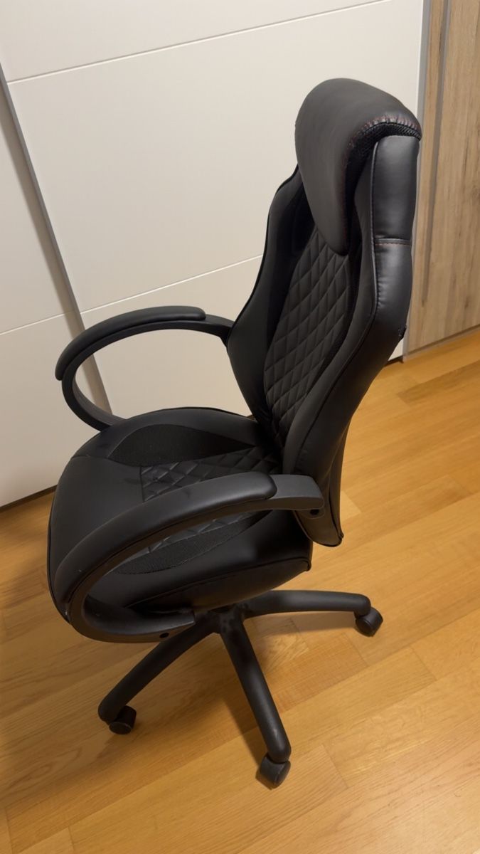 Sedie: Gamingstuhl Schwarz – Usato da Konolfingen venduto da bae_f2jt 1