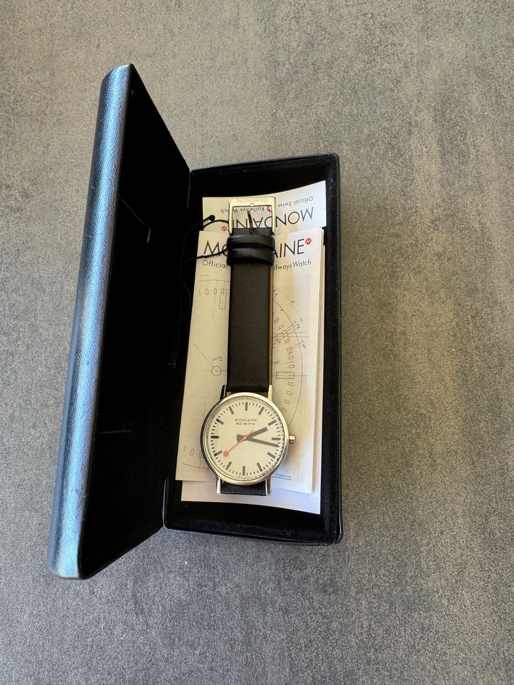 Mondaine Uhren: Modaine Uhr – Neu und originalverpackt aus Baar von verkaufer123