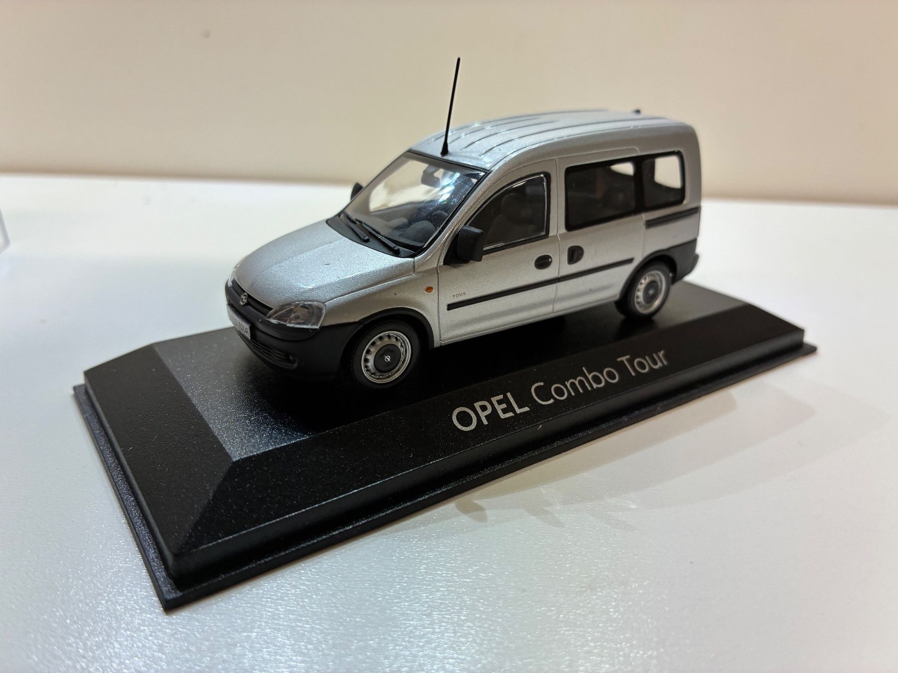 Minichamps Modellautos: Modellauto Opel Combo – Neu und originalverpackt aus Kräiligen von hkk