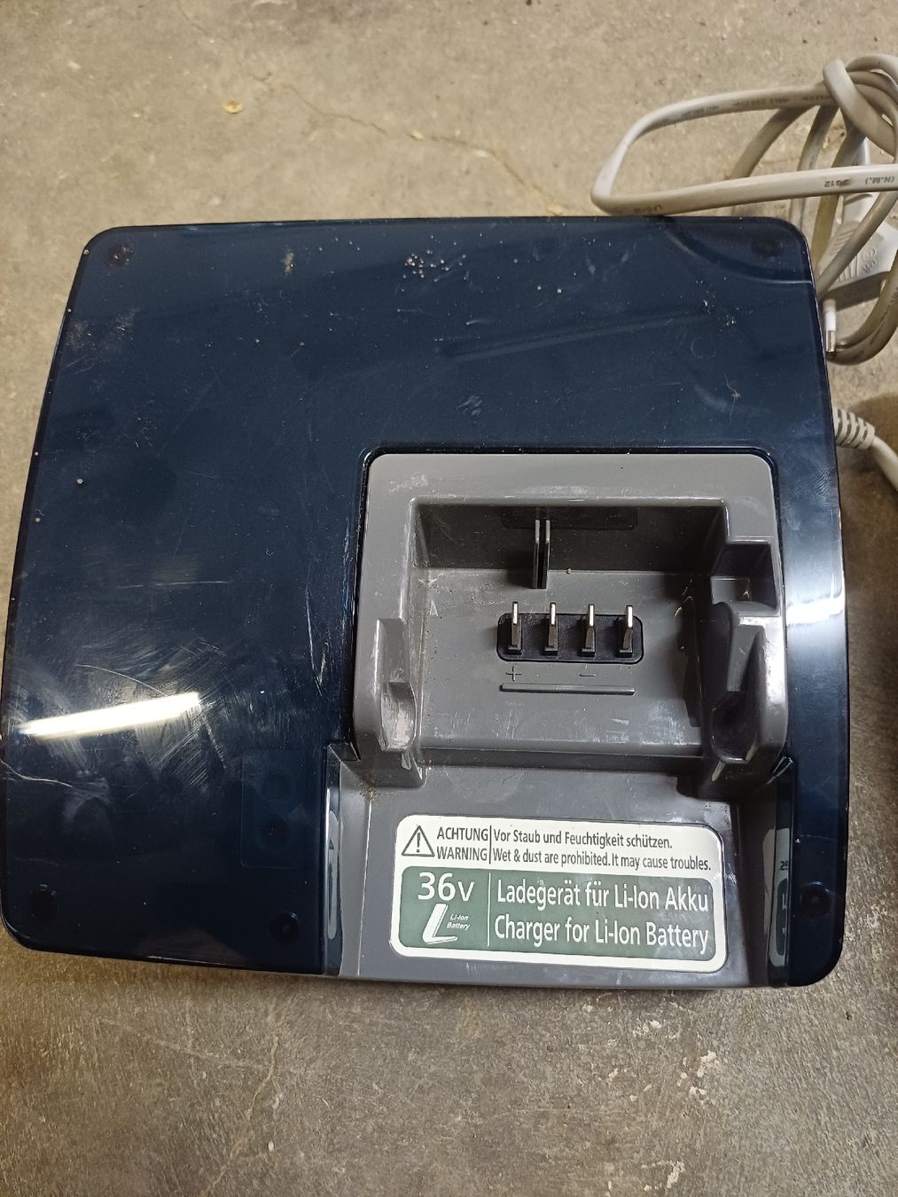 Caricabatterie: 2x Ladegeraet 36V Li-Ion Akku – Difettoso da Wangenried venduto da Recycler94 1