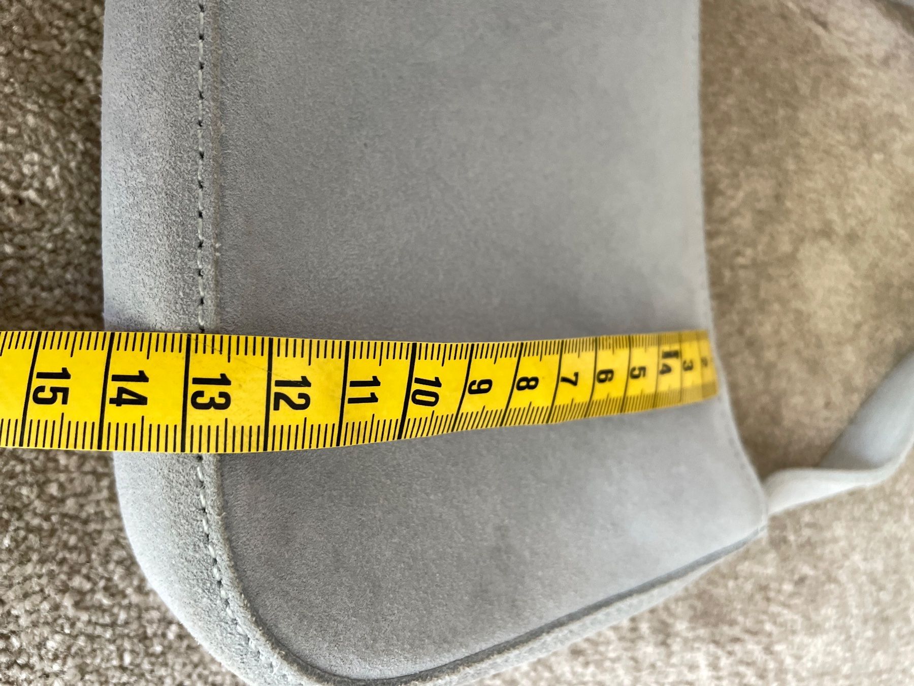 Brandy Melville Taschen für Damen: Sac à main blue en daim Brandy Melville – Gebraucht aus Jussy von Retrove 2