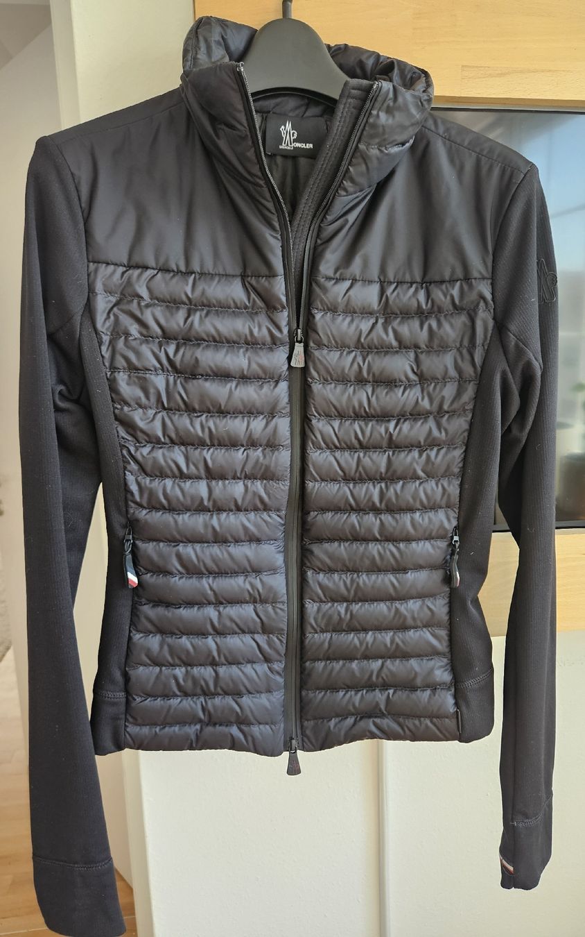 Moncler Giacche: Moncler Jacke, nur einmal getragen, XS – Nuovo (secondo la descrizione) da Zollikon venduto da Oksana206 1