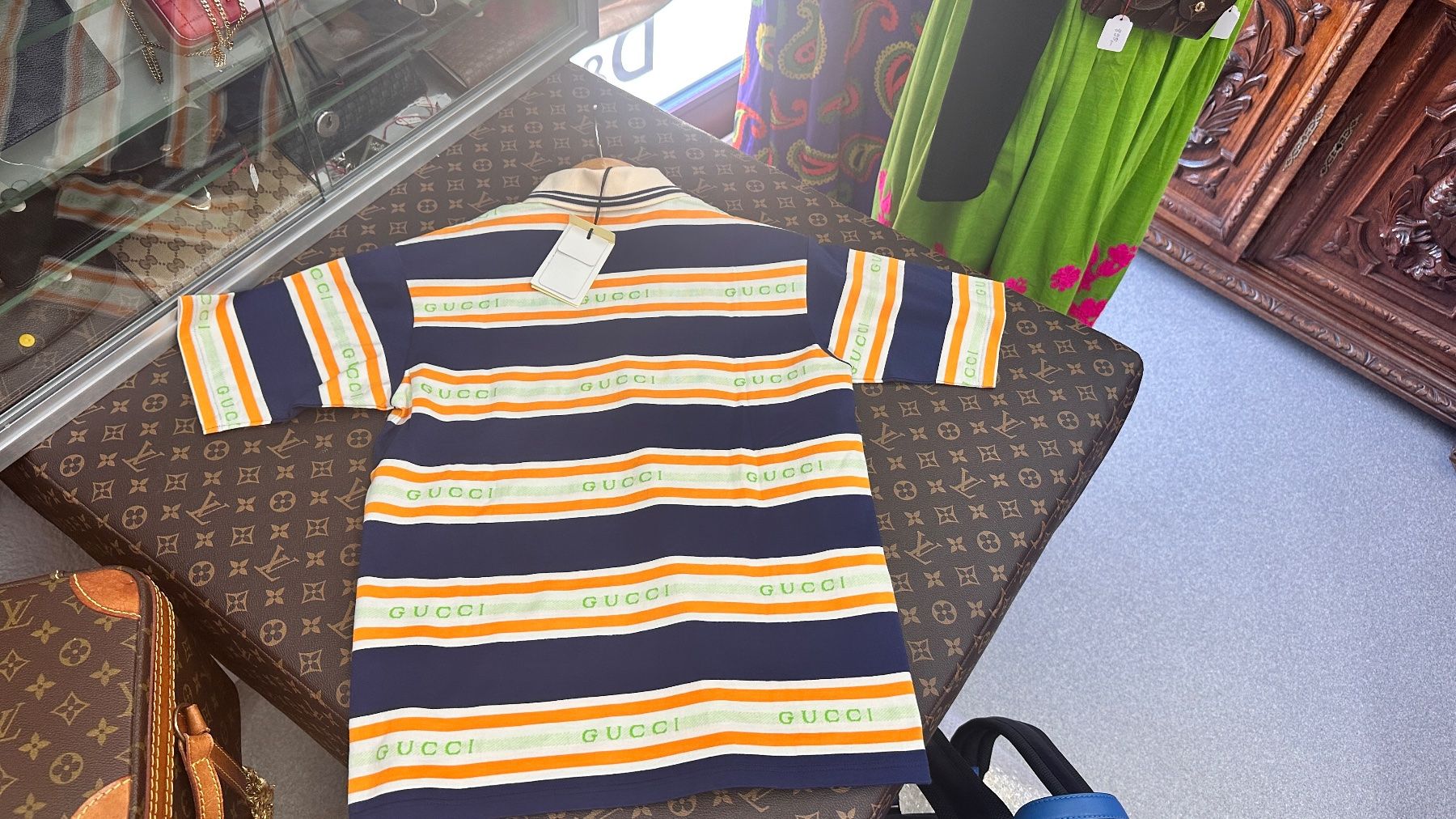Gucci T-Shirts: Gucci T-Shirt – Neu und originalverpackt aus Lachen SZ von HelvetiaLuxury 3