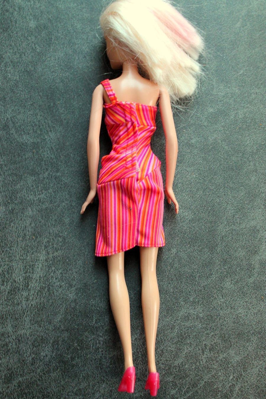 Puppen: Barbie * PUPPE mit 2 Outfits – Gebraucht aus Rebstein von Lunipu 5