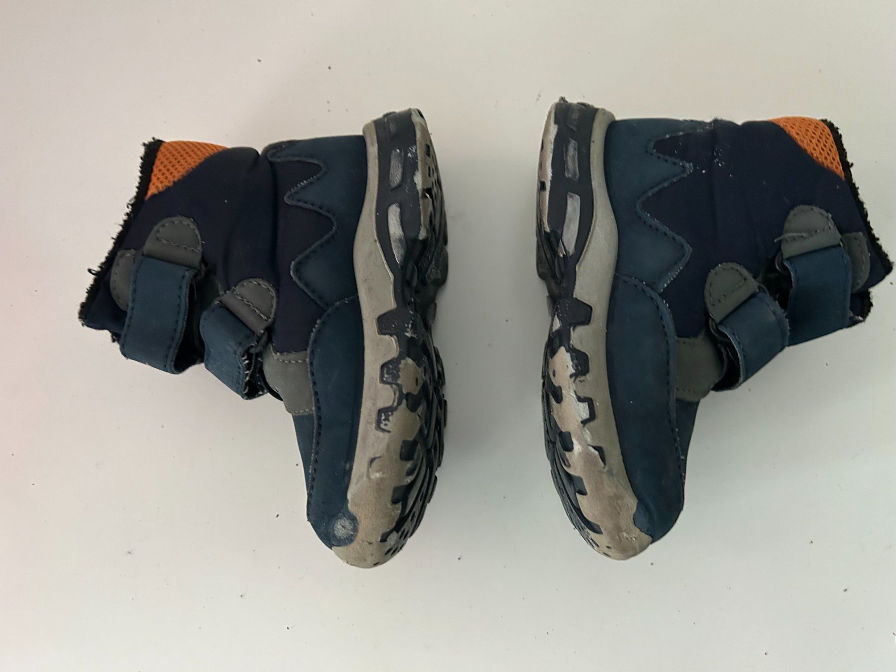 Scarpe per ragazzi: Kinder Winterschuhe, Grösse 23 – Usato da Buttisholz venduto da PIOTRCH 1