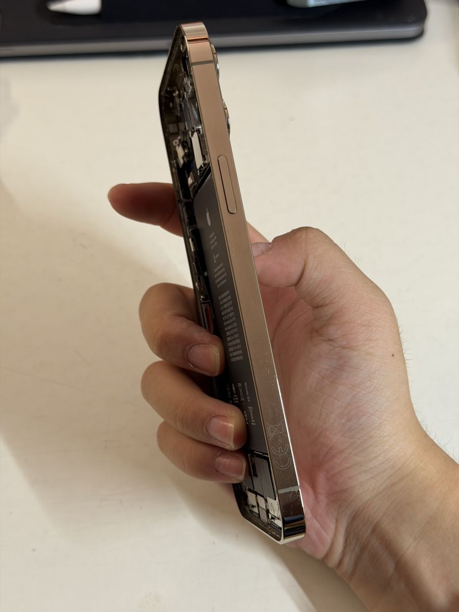 Apple Handys / Smartphones: Komplett iPhone 12Pro Max Gehäuse Pulled  – Gebraucht aus Chur von beverlyone 1