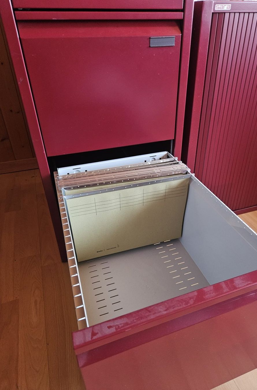 Armoires: Büroschrank – D'occasion à Orpund par rodolfo58 1