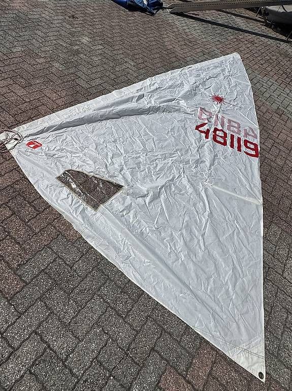 Laser Bateaux: Dériveur Laser complet avec sa voile 7m2 et accessoires – D'occasion à Pully par Sousmarinsegeln 3