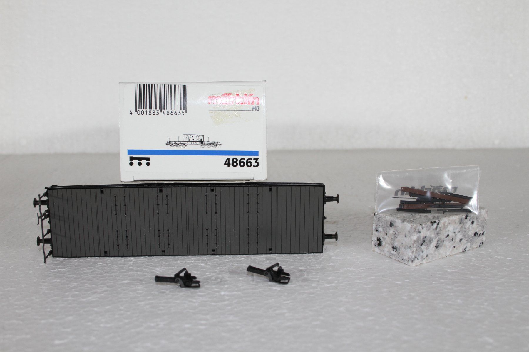 Märklin Modellini di ferrovie: Märklin 48663 DB Schwerlastwagen mit Granitstein – Usato da Triesen venduto da cor_62ts 4