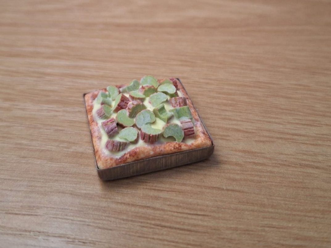 Maisons & Meubles de poupées: Handgemachte Rhabarberwähe – Neuf (Voir description) à Zürich par HandmadeTinyFood 3