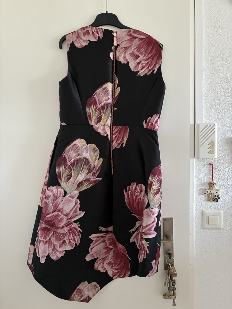 Vestiti: Elegantes Kleid – Usato da Unterengstringen venduto da Cipsi 2
