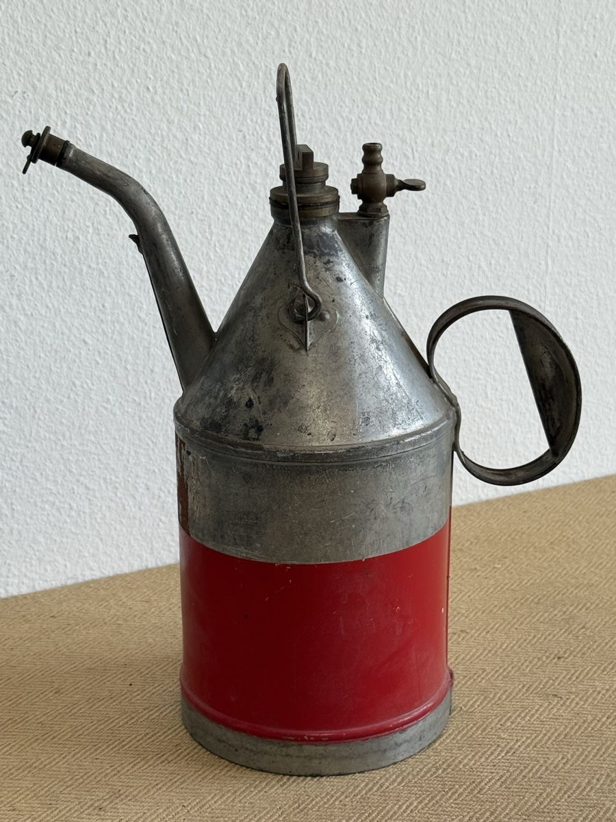 Altri elettrodomestici e apparecchi d’epoca: Antike Petroleumkanne / Ölkanne  – Usato da Konolfingen venduto da petzipetz