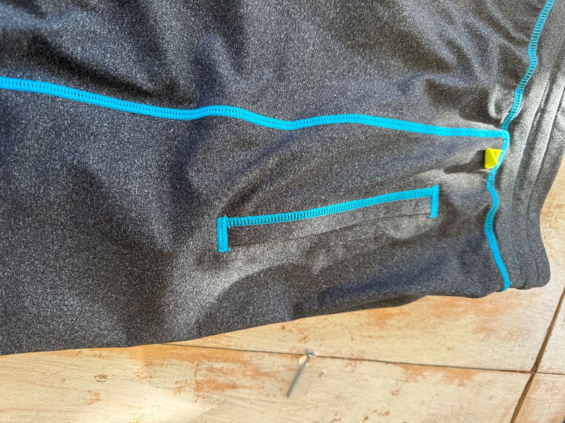 Pantaloni: Zumba Hose L – Usato da Visp venduto da Pastis 2
