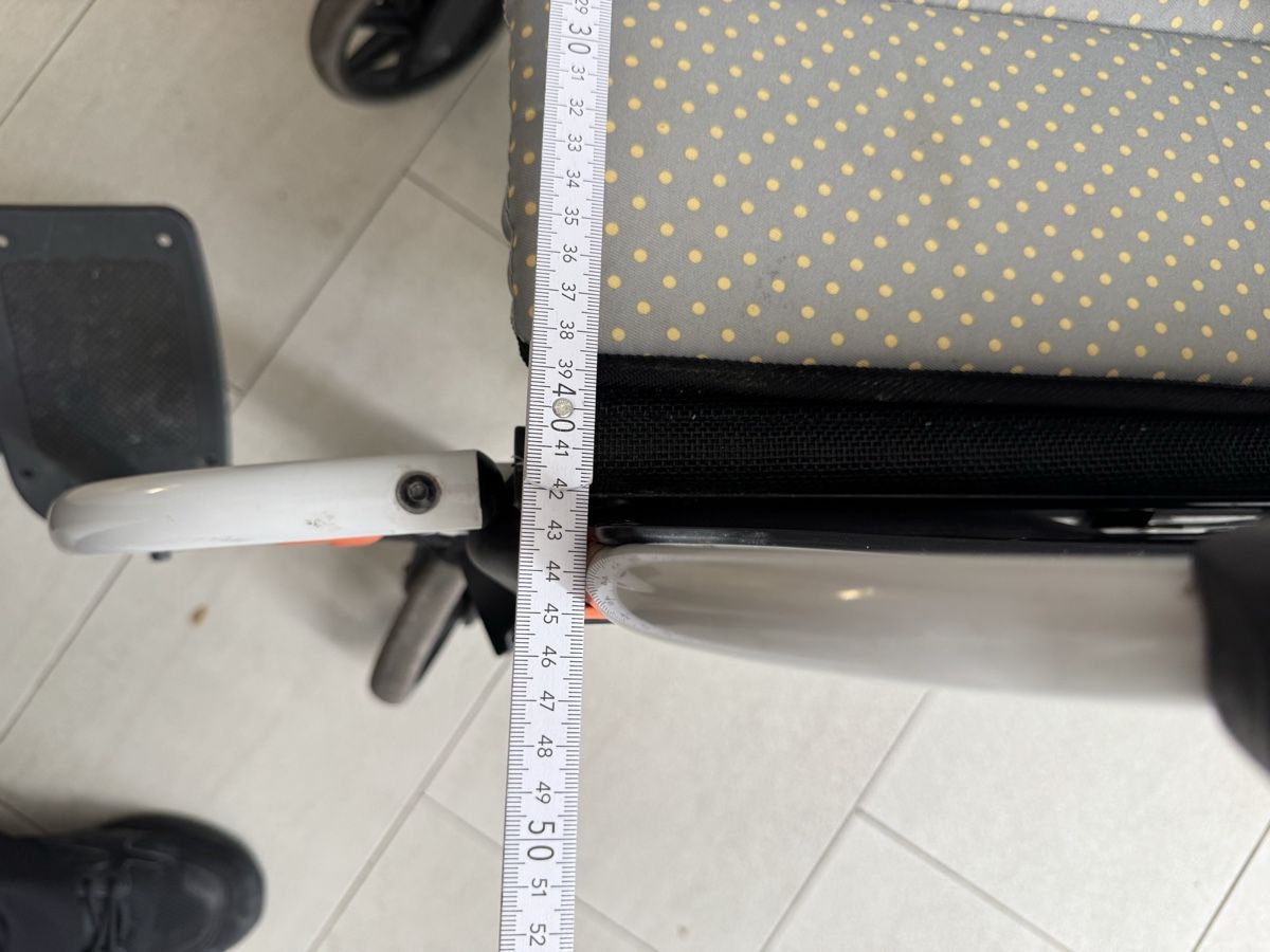 Sedie a rotelle: Rollstuhl SOMA leicht gebraucht Sitzbreite 40cm – Usato da Birsfelden venduto da inf_l2yy 3