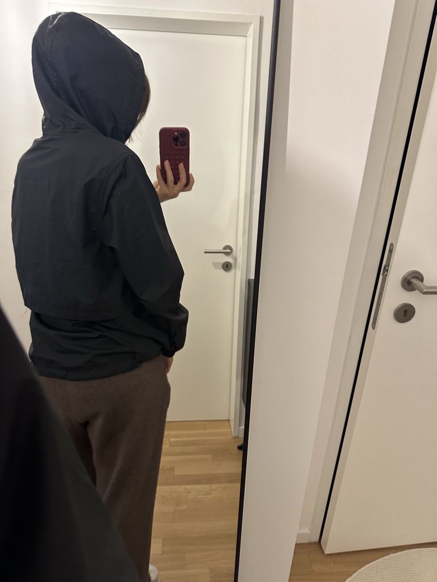 Nike Jacken: Nike Windjacke Größe S schwarz – Gebraucht aus Zürich von foo_gy2t 7