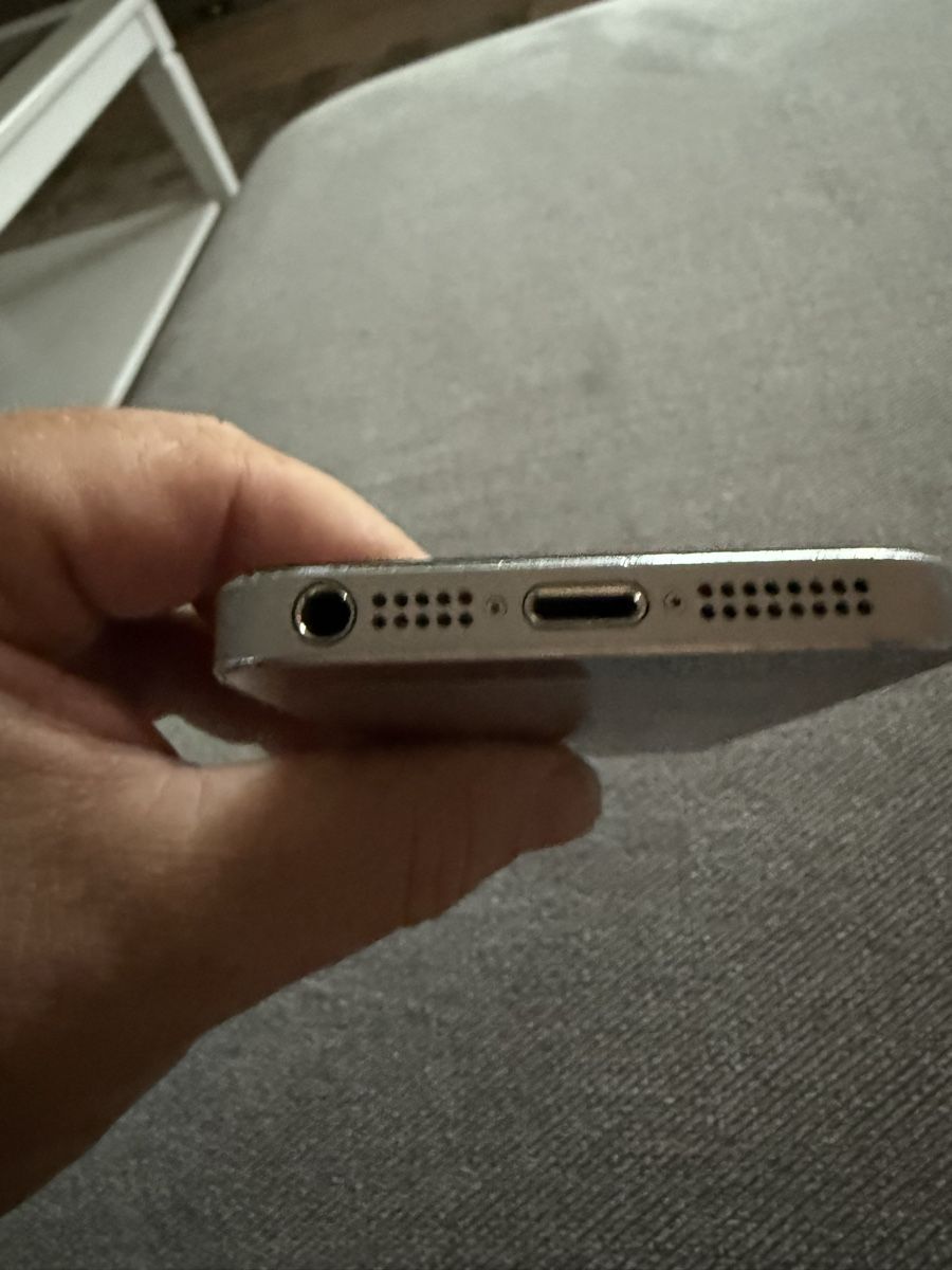 Apple Telefoni cellulari / Smartphones: iPhone 5s silber gebraucht – Usato da Lenzburg venduto da Xaloy 2