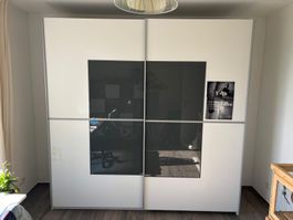 Schrank günstig abzugeben;)