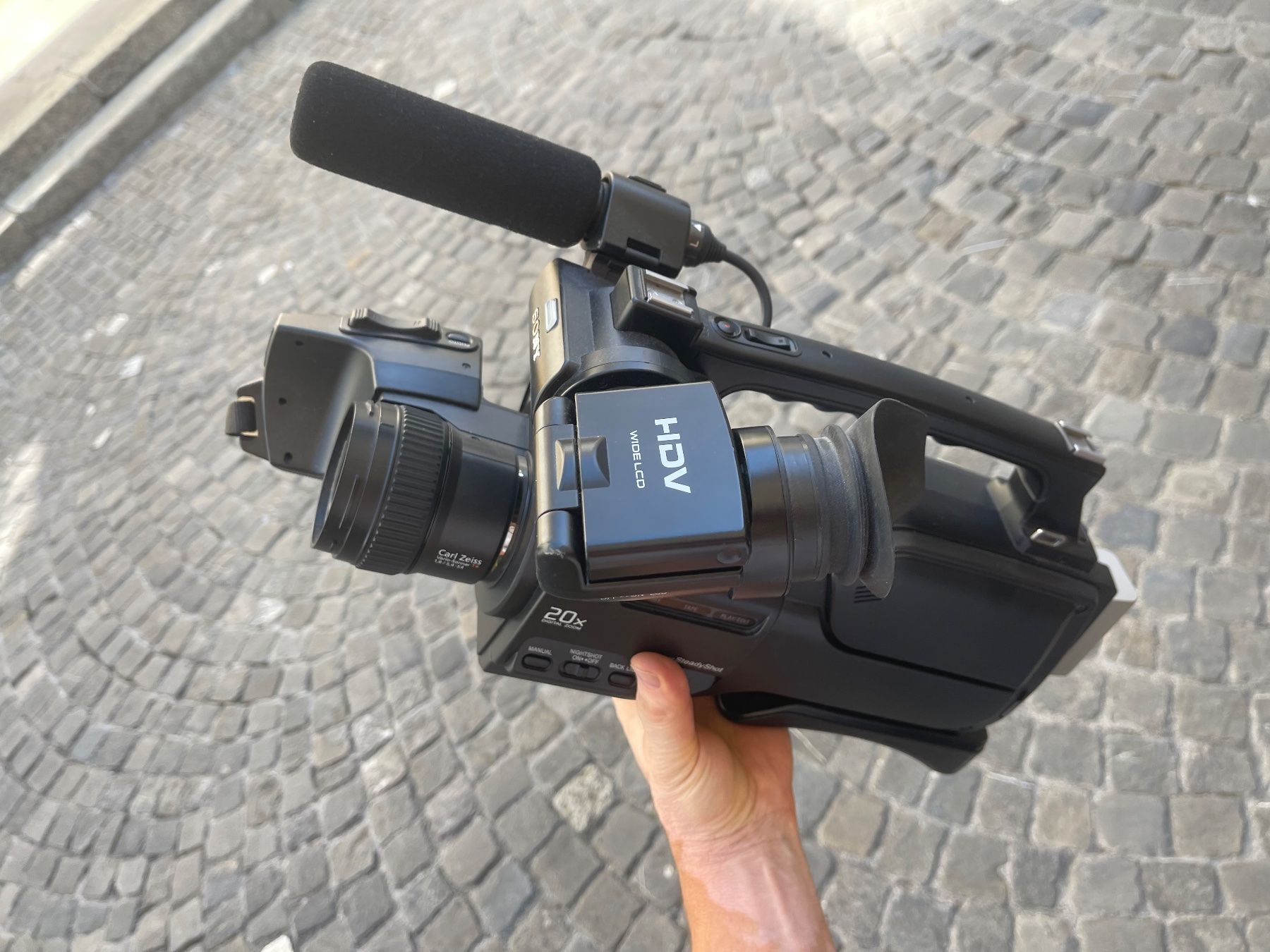 Treppiedi & Teste: Sony HVR HD1000E   Profi Schulter Comcorder  L.GRATIS – Usato da Thun venduto da usmlieferung 3