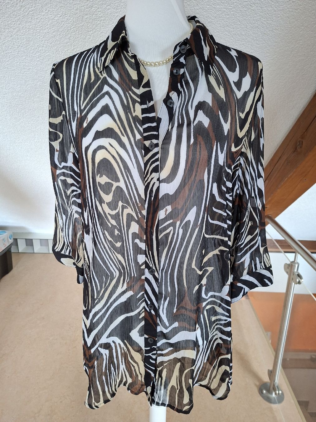 Camicette: Kingfield Sommer Bluse Gr. 40 Zebra Look durchscheinend – Usato da Klingnau venduto da vollmond36