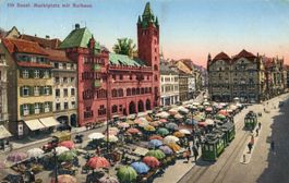 Basel - Marktplatz mit Rathaus