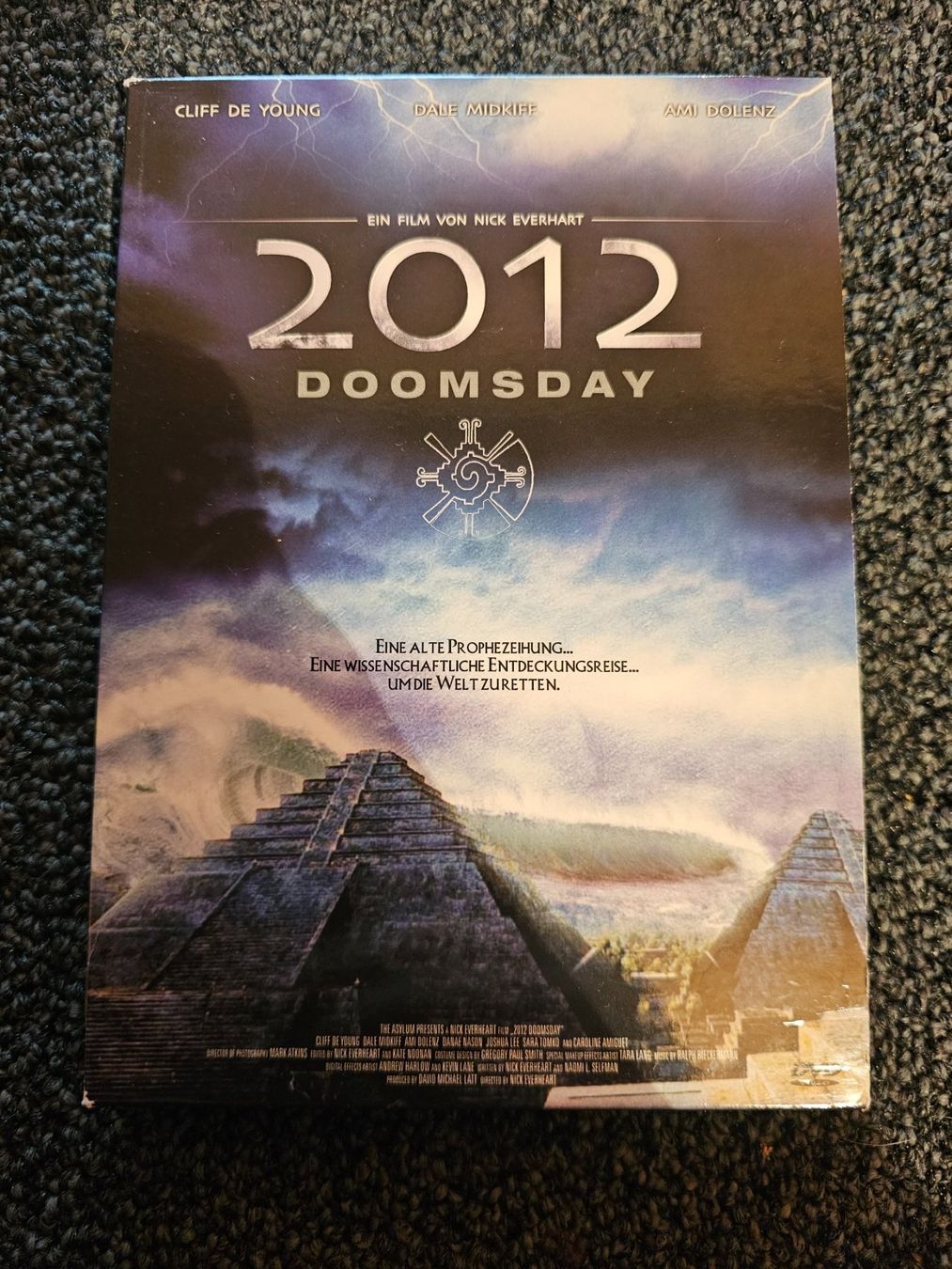 Tutti i DVDs: 2012 DOOMSDAY (13106) – Usato da Ruswil venduto da jan_bxl5