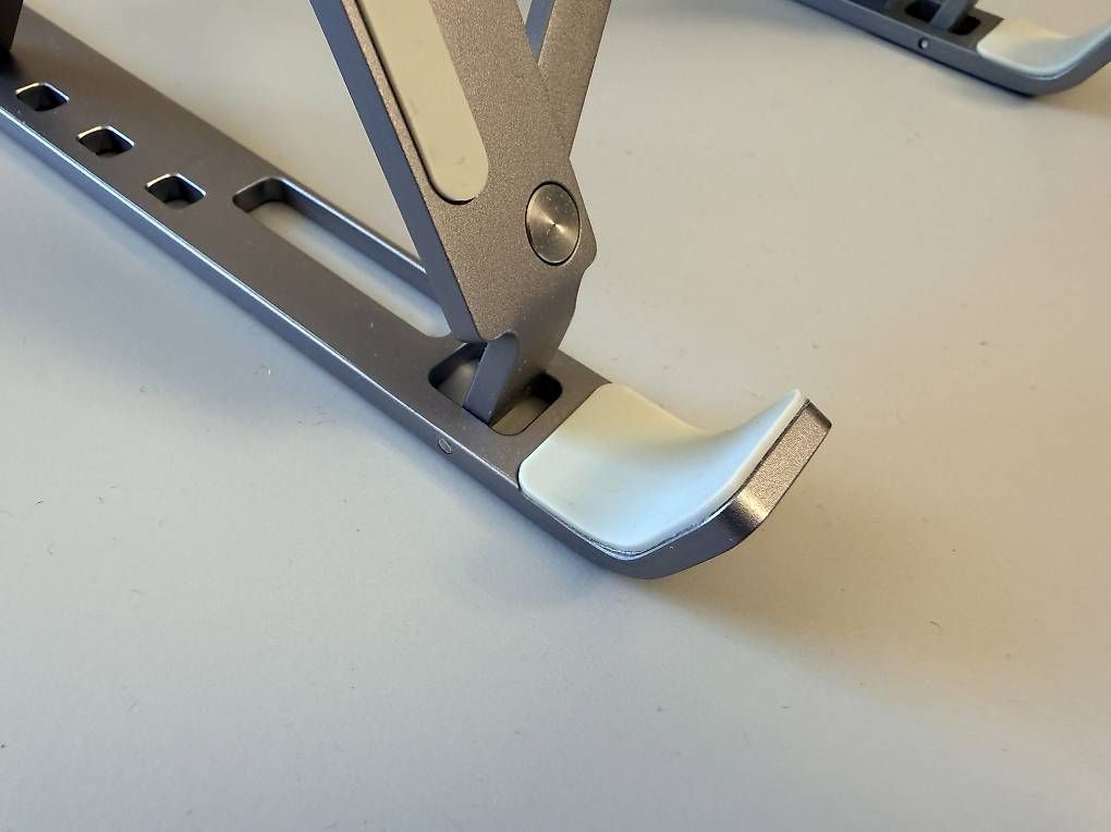 Racks & Cavalletti: Support pliable réglable pour ordinateur portable, aluminium – Usato da Collombey venduto da malik.bkn 4