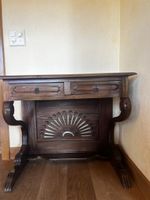 Console en bois sculpté