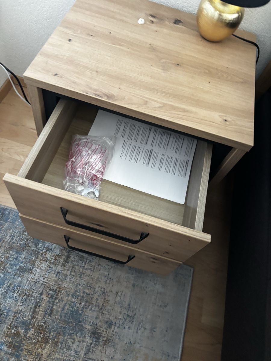 Betten: Boxspring bett mit Nachttisch – Gebraucht aus Holziken von kim_sh67 2