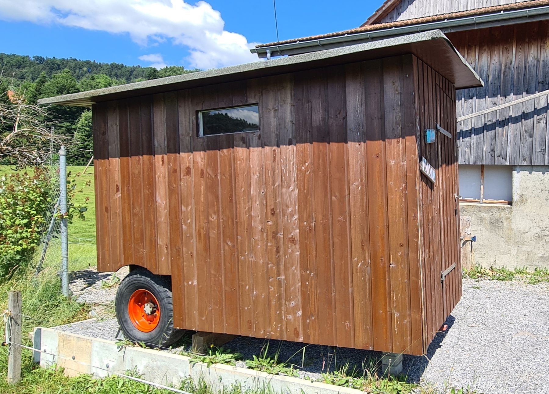 Gabbie, trasporto & Sicurezza: Hühnerhaus fahrbar – Usato da Goldingen venduto da Remo857