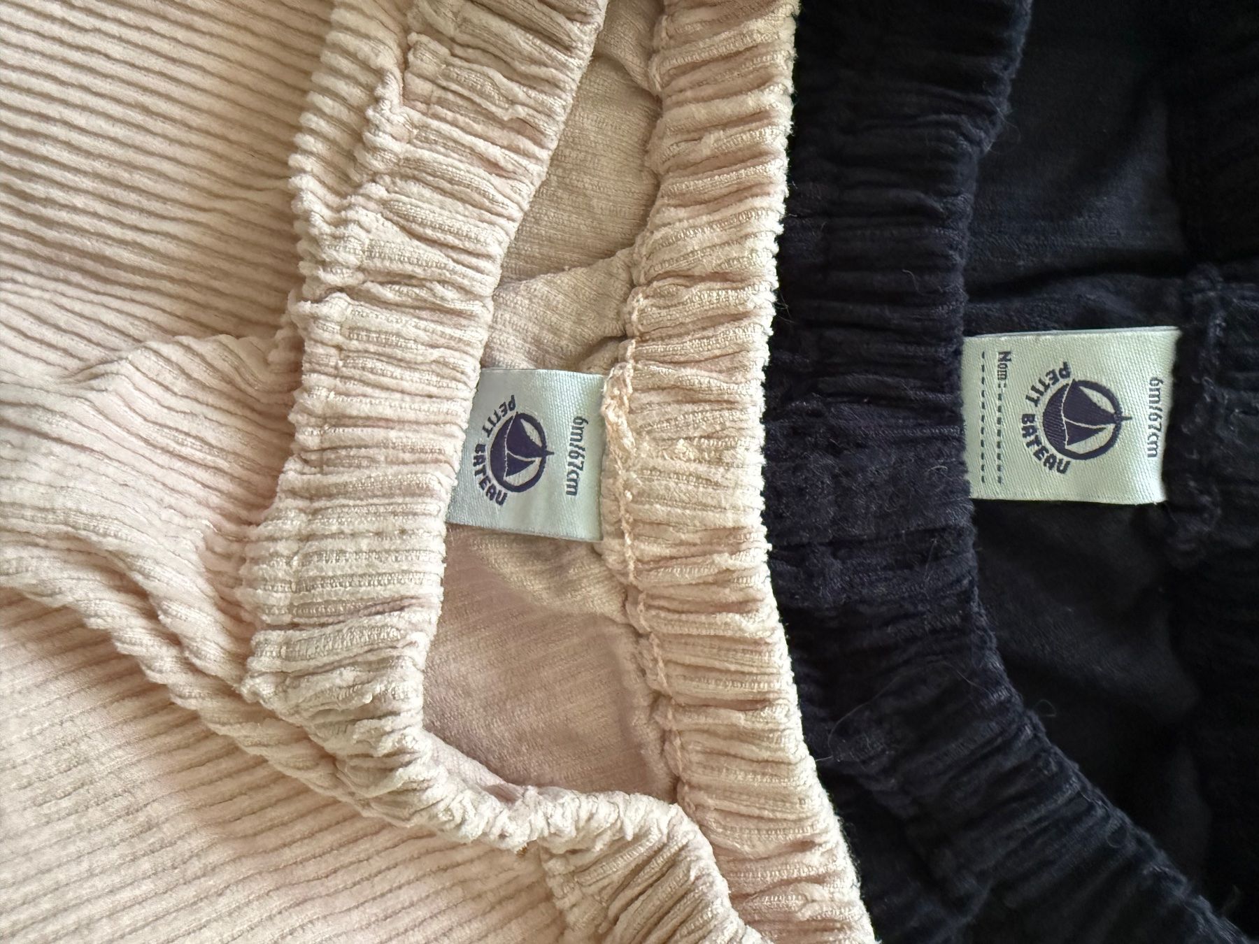 Petit Bateau Pantaloni: Petit Bateau, 2 pantalons, taille 6 mois – Usato da Pully venduto da KpatA 1