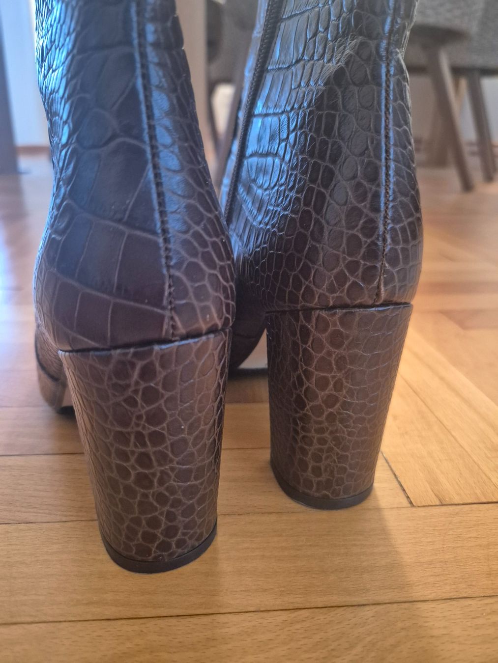 Scarpe da donna: Stiefeln Minelli Gr.38 neu – Usato da Küssnacht am rigi venduto da xxmajda 1