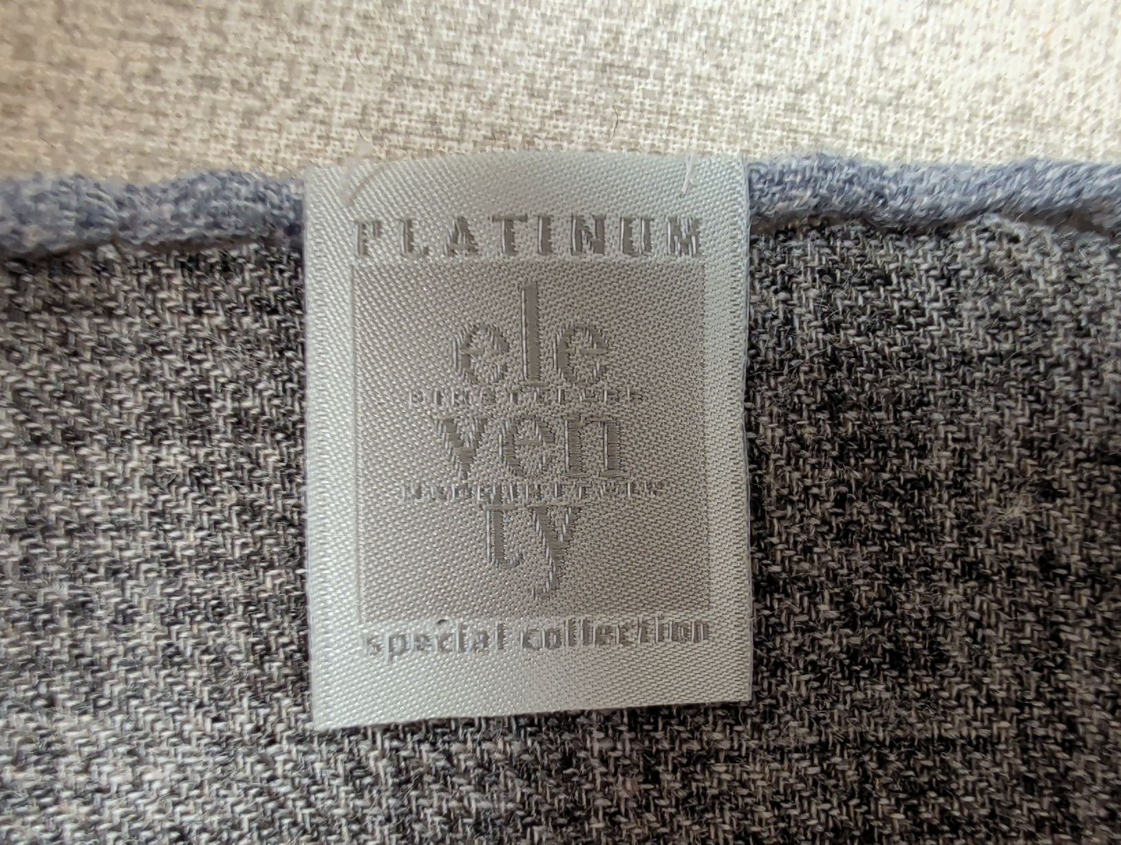 Eleventy Completi: Eleventy Platin Collection, Einstecktuch, Neu, Wolle – Nuovo e nell'imballaggio originale da Zürich venduto da rom_zh 1