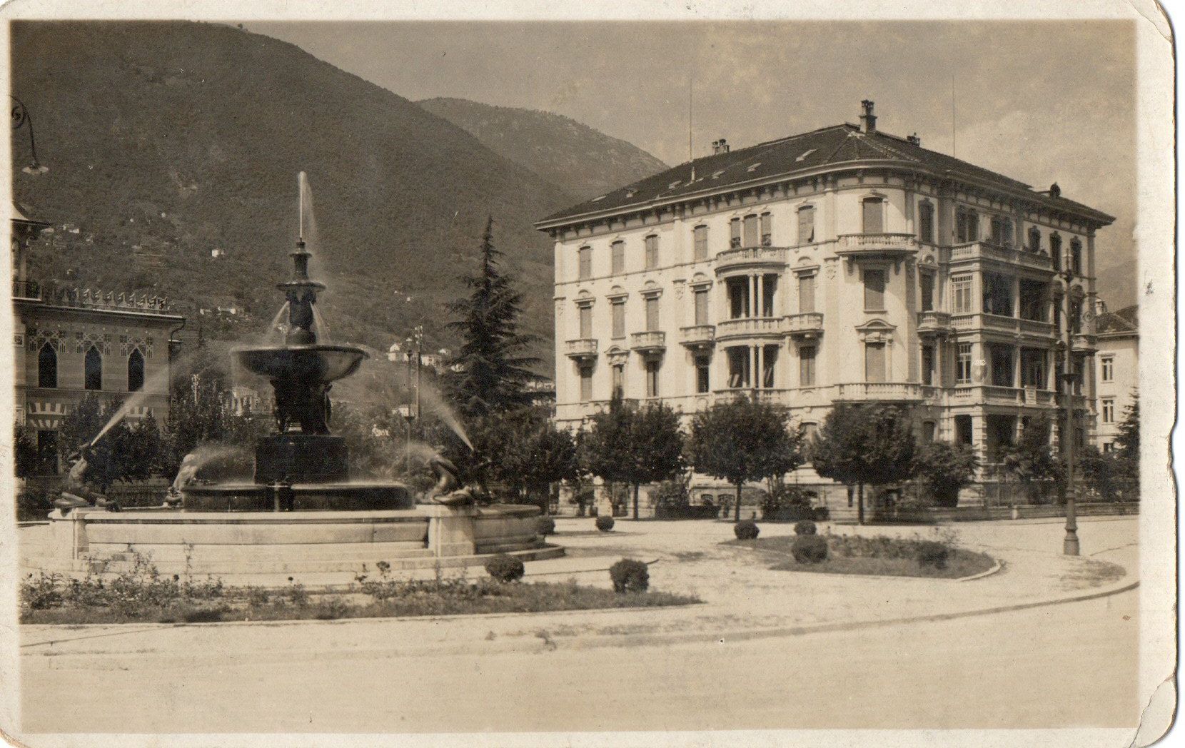 Cartoline postali: Locarno - Fontana Pedrazzini – Usato da Melano venduto da pisonsdro