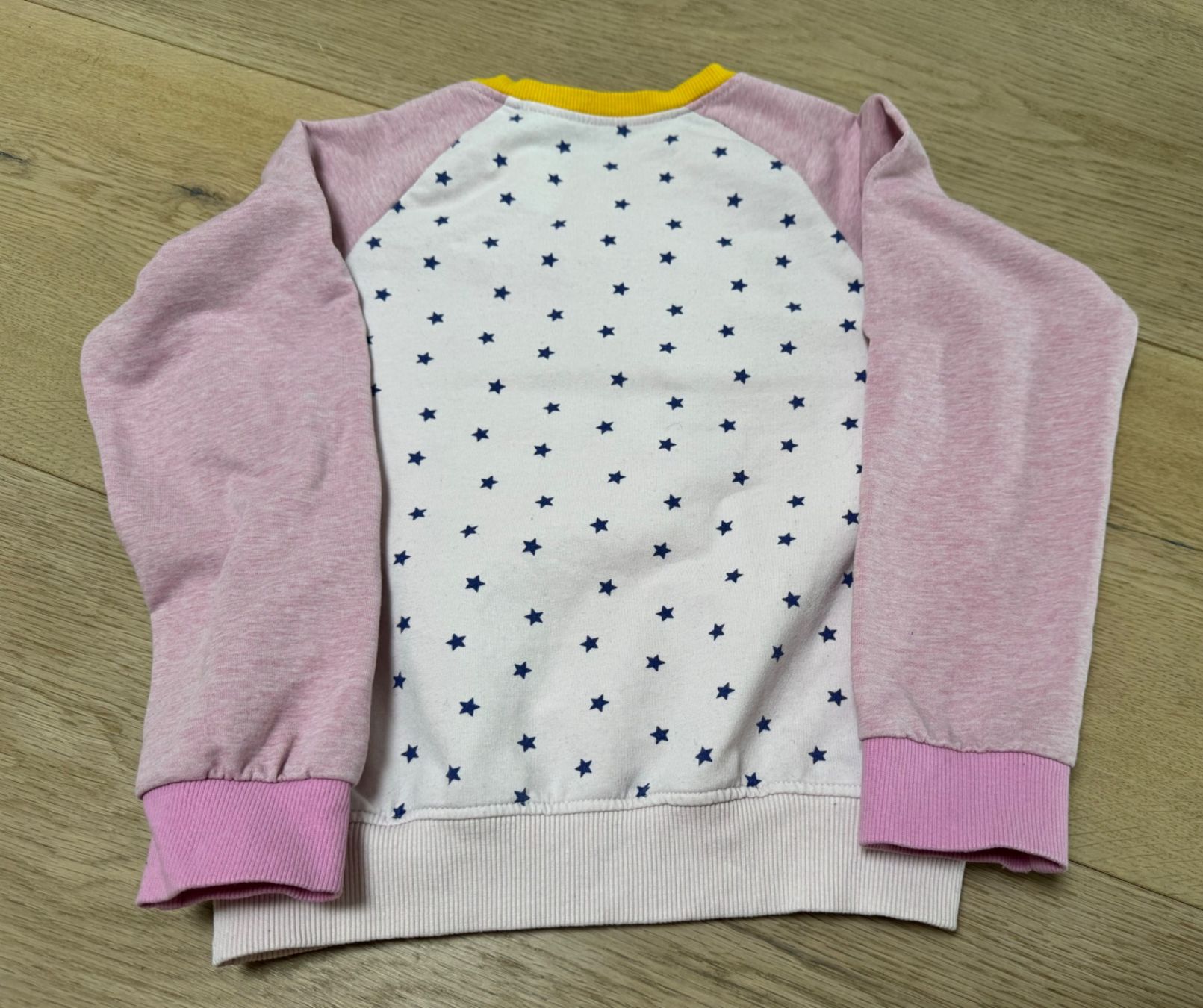Pullover & Sweatshirts: Pullover rosa Kind mit Hasenmotiv Grösse 130 – Gebraucht aus Winkel von Schorley 1