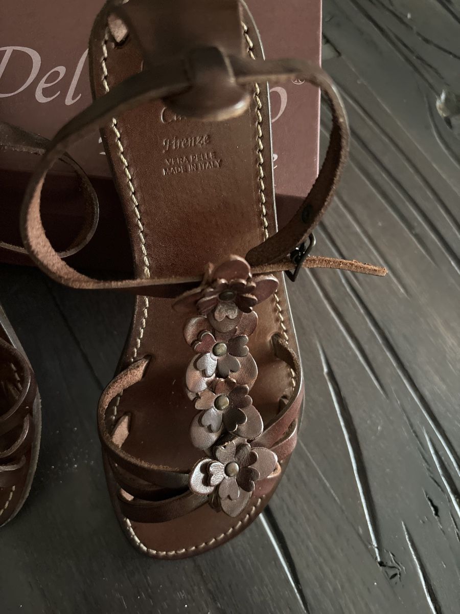 Scarpe da donna: Neuwertig, Sandalen Größe 37 mit Blümchen – Nuovo (secondo la descrizione) da Kreuzlingen venduto da boston010 6