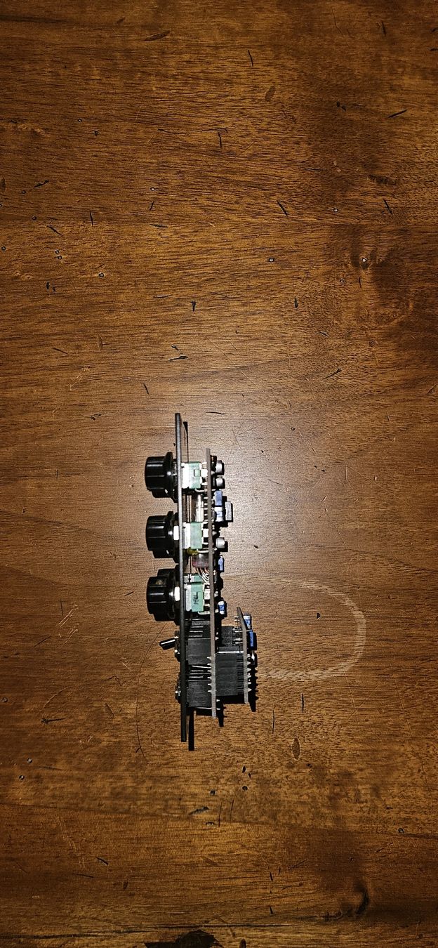 Strumenti musicali: Erica Synths Fusion VCA/Waveshaper/Ringmodulator – Nuovo (secondo la descrizione) da Vulliens venduto da irauchimax 1