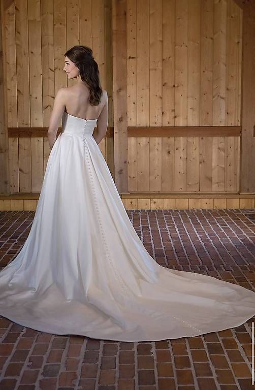 Vestiti: Wunderschönes Designer Hochzeitskleid mit Accessoires – Usato da Volketswil venduto da den_6ppj 4