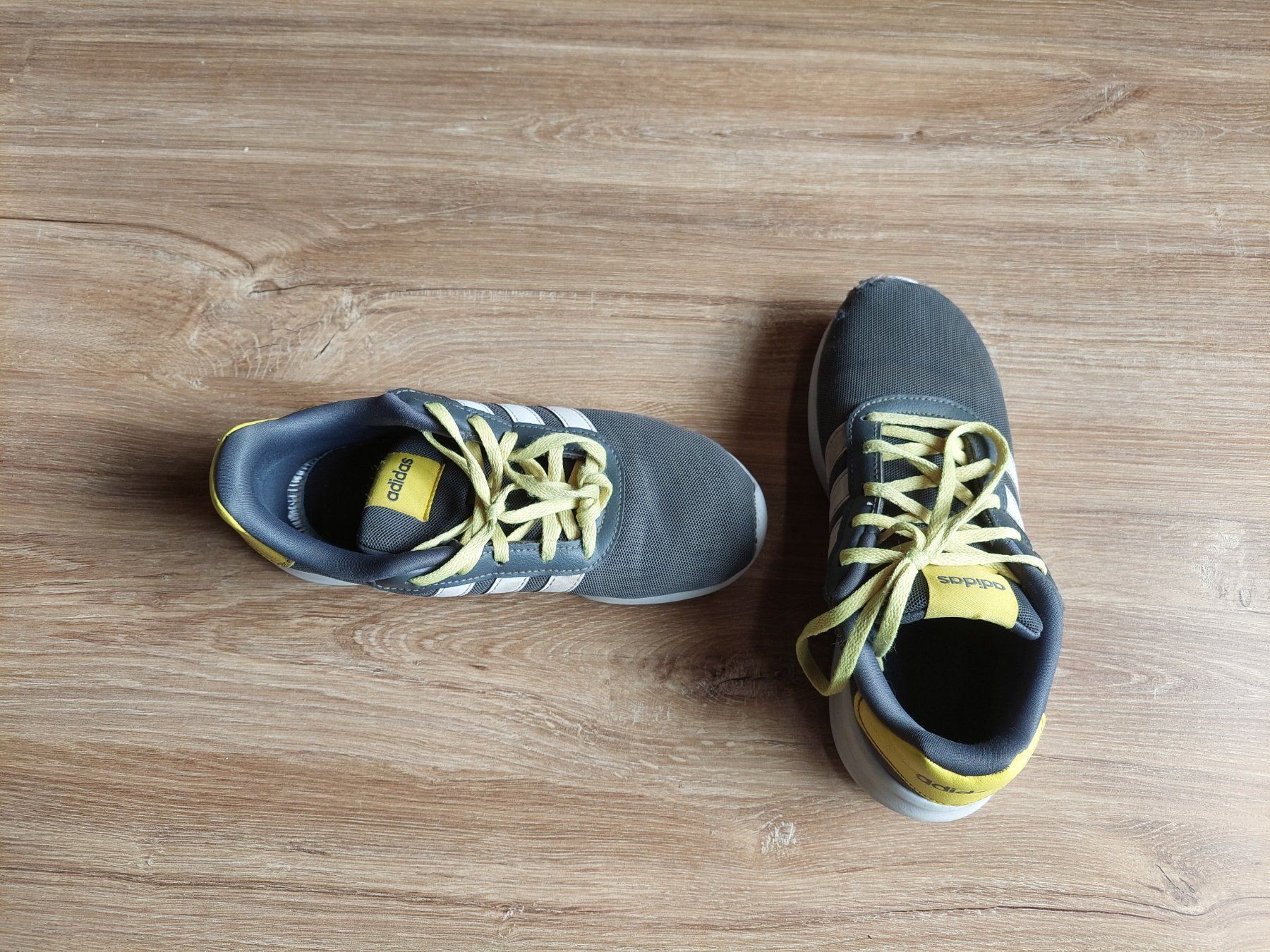 Adidas Scarpe da uomo: Adidas Kinder Sneaker Gr.35 – Usato da Burgdorf venduto da W31S 1