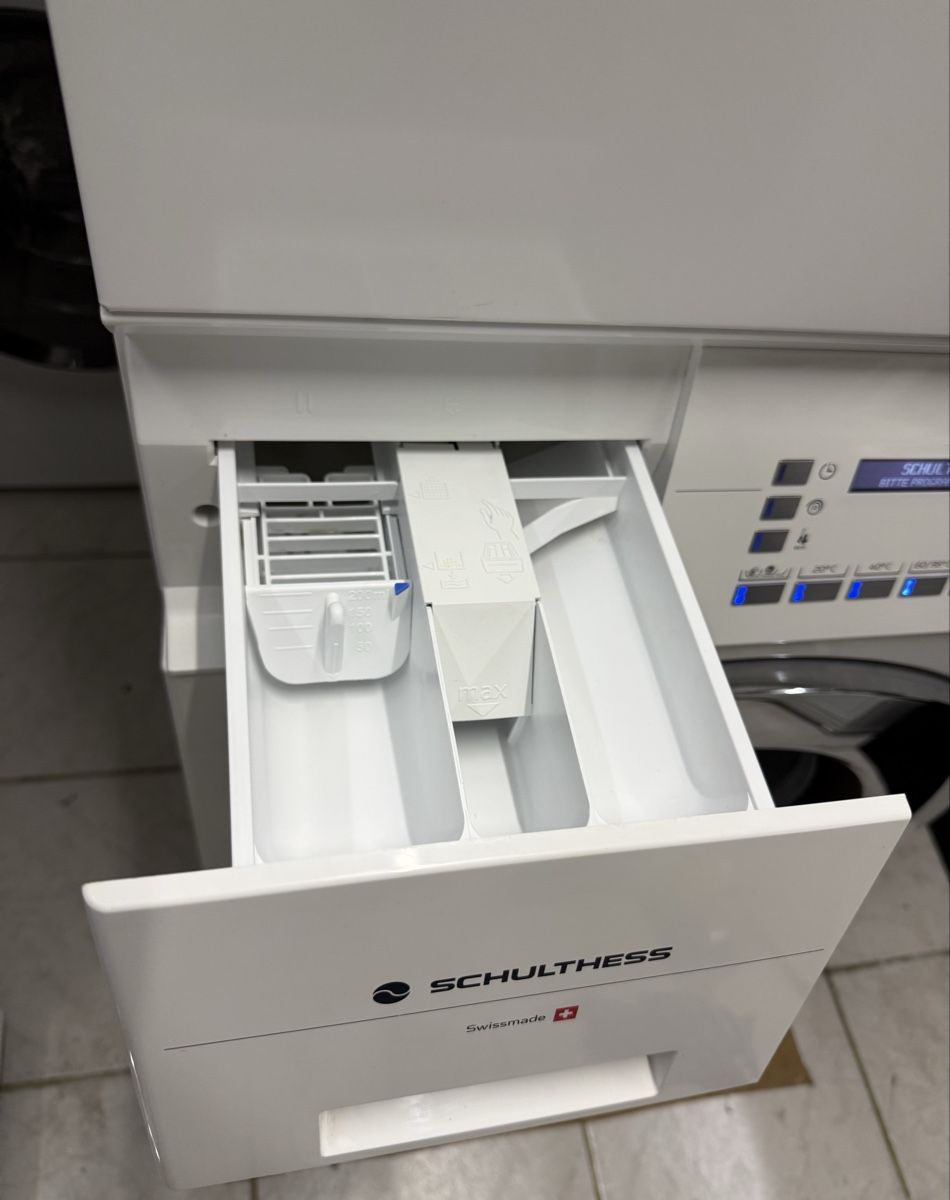 Schulthess Lavatrici: Professional Schulthes Waschturm 8Kg – Nuovo (secondo la descrizione) da Kilchberg ZH venduto da Rei_9 2