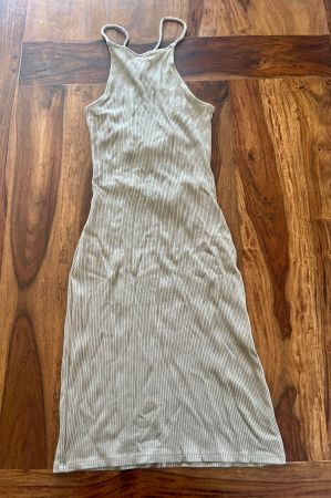 Robe d'été femme H&M, taille XS, beige, dos lacé et ouvert