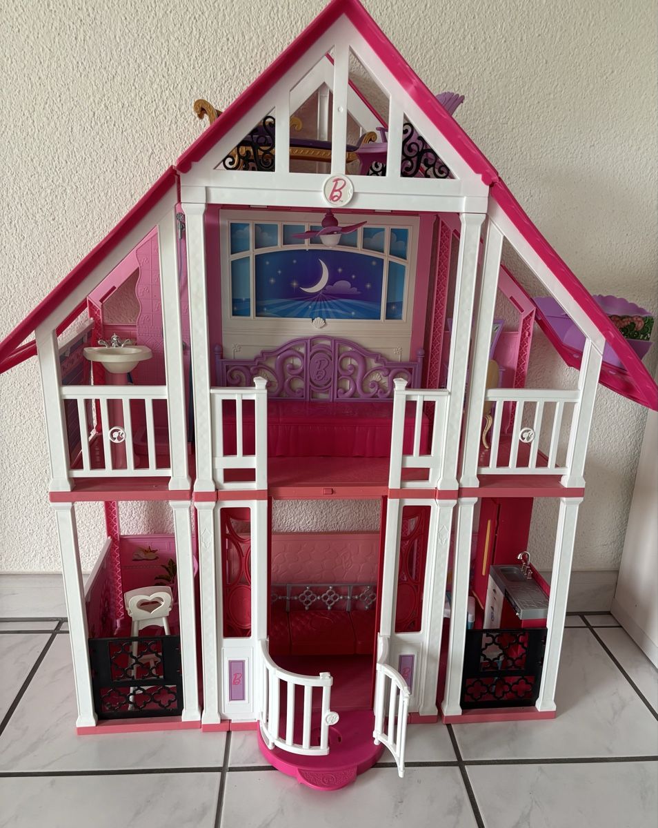 Barbie Case e mobili per bambole: Barbie Haus gross – Usato da Ebikon venduto da Regipe