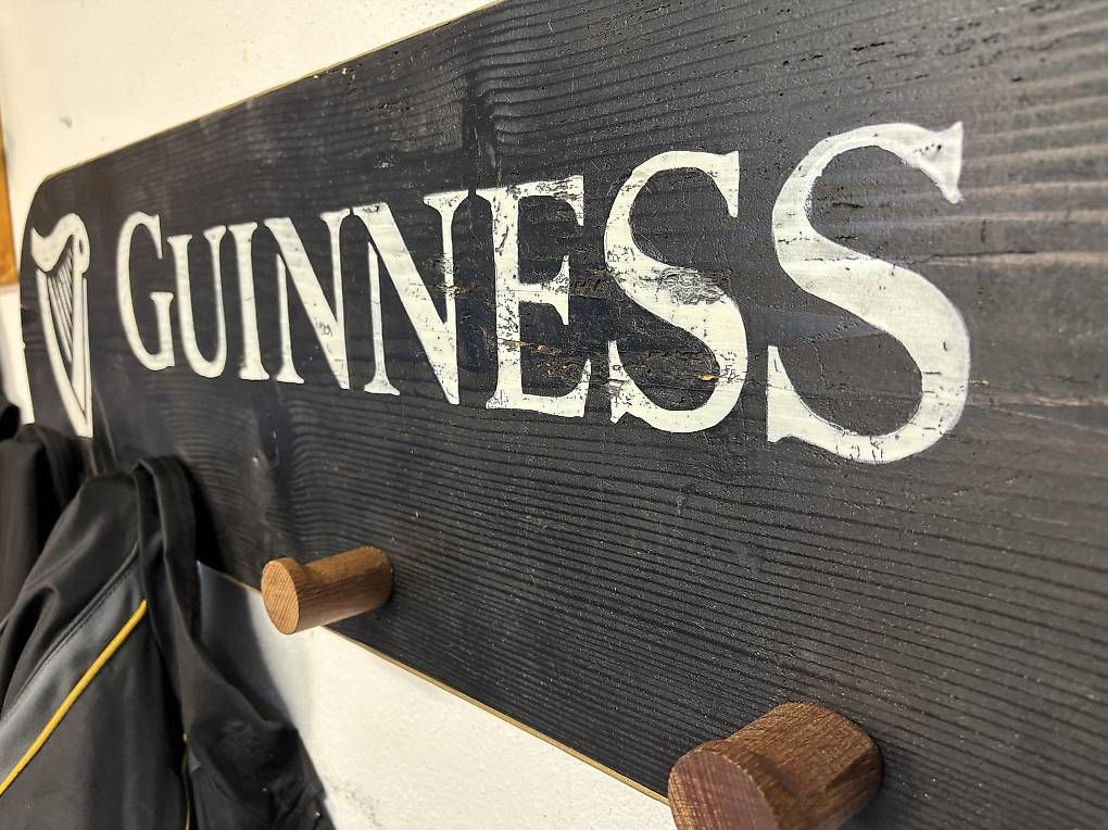 Appendiabiti: Appendiabiti Guinness – Usato da S. Antonino venduto da raffosuisse 2