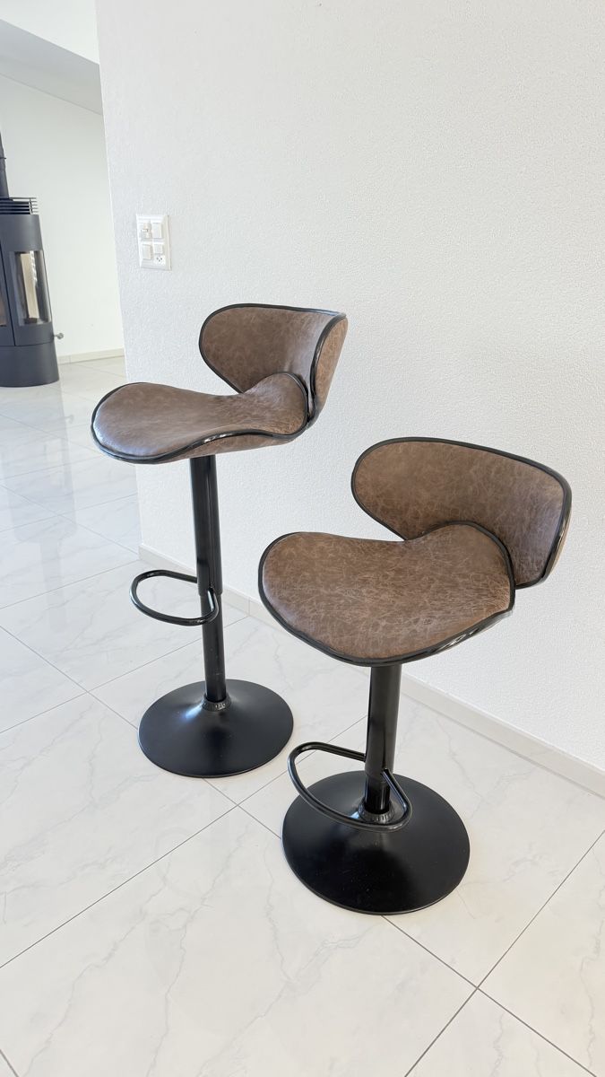 Tabourets: 2 Sitzhocker – D'occasion à Hergiswil NW par tes_j58l 2