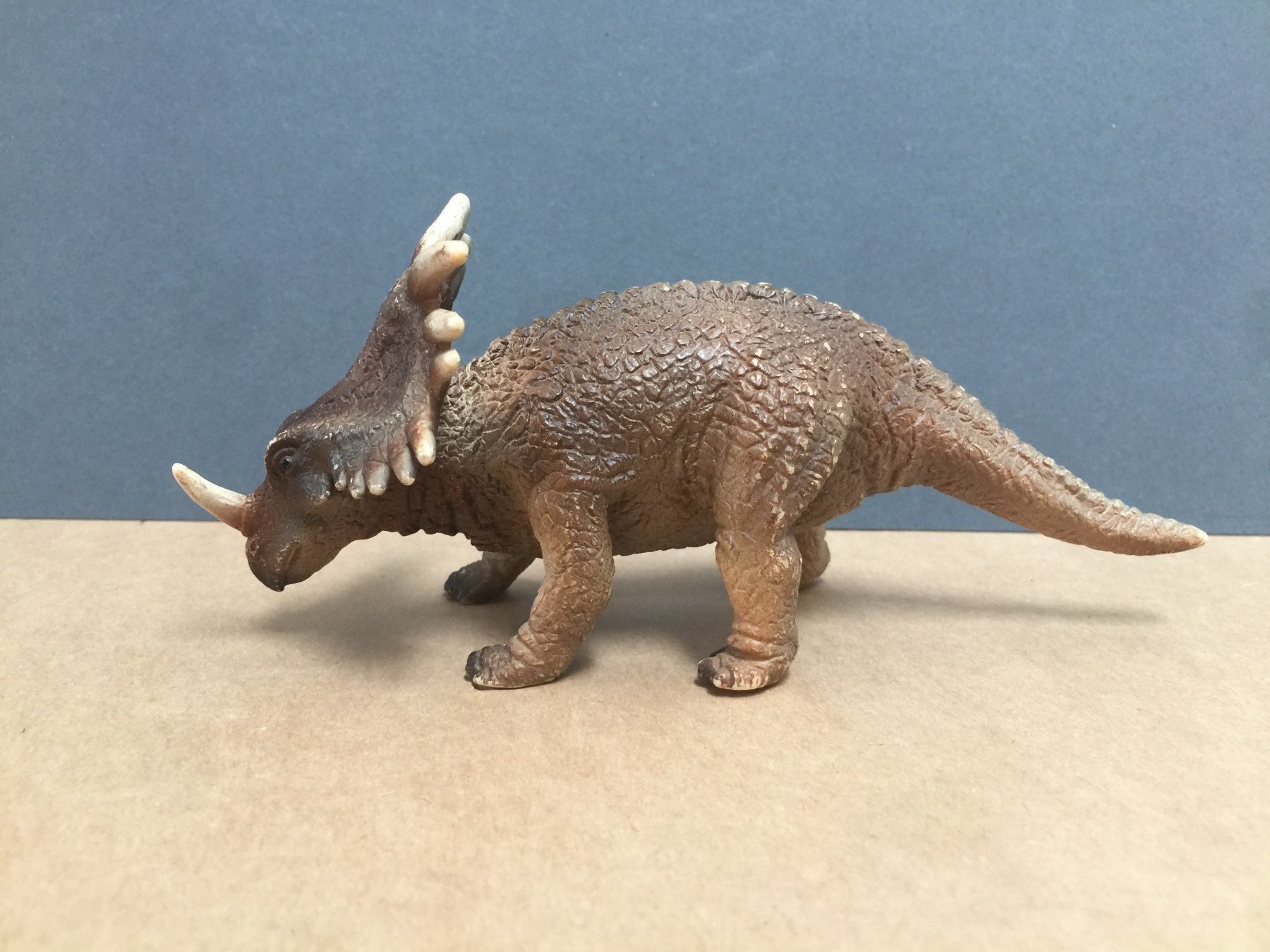 Schleich Statuette: Schleich Styracosaurus 16442 Dinosaurier – Usato da Ennetbaden venduto da mapa05