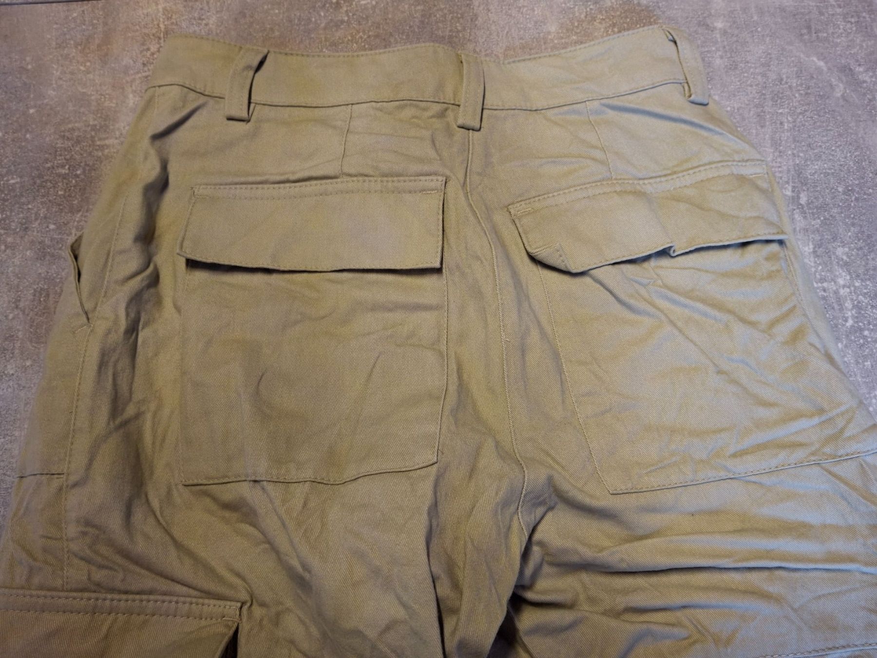 H&M Pantaloni: Pantalon taille 36 marque H&M 69% coton – Usato da Villiers venduto da san_jn5w 5